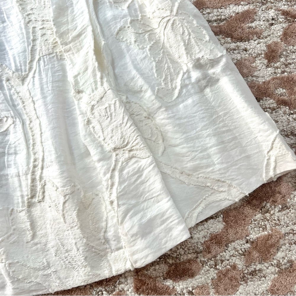 Vince White Textured Floral Skirt Size L - Picture 5 of 8